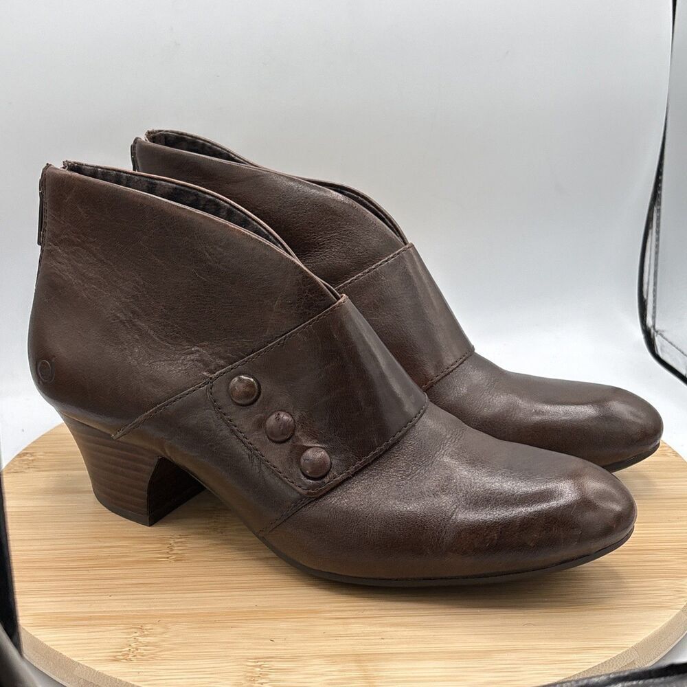 Born Jessen Brown Leather Ankle Boot Back Zip Button Detail Size 10-10.5